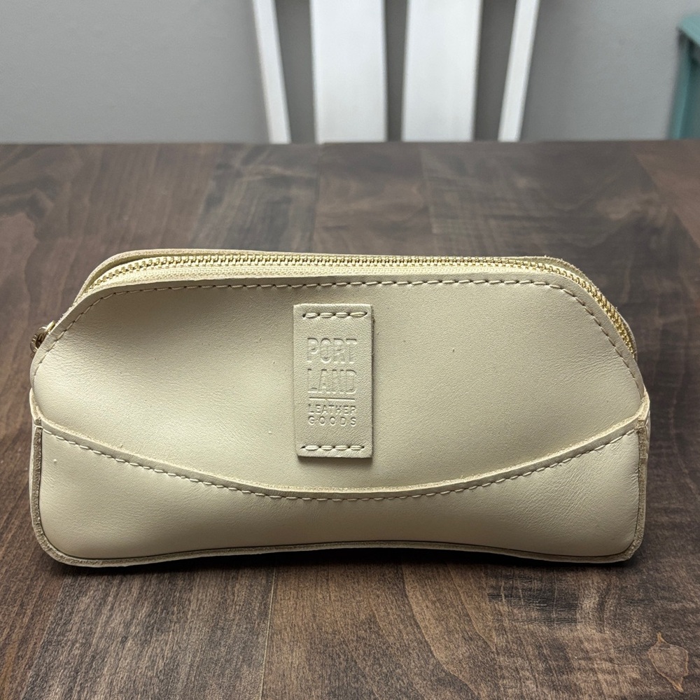 Portland Leather Artisan bag in bone leather. New.